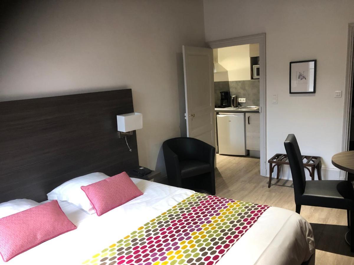 Hotel Montespan Bourbon-lʼArchambault Dış mekan fotoğraf
